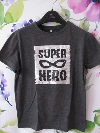 Tmavě šedé tričko s nápisem s flitrů, 140