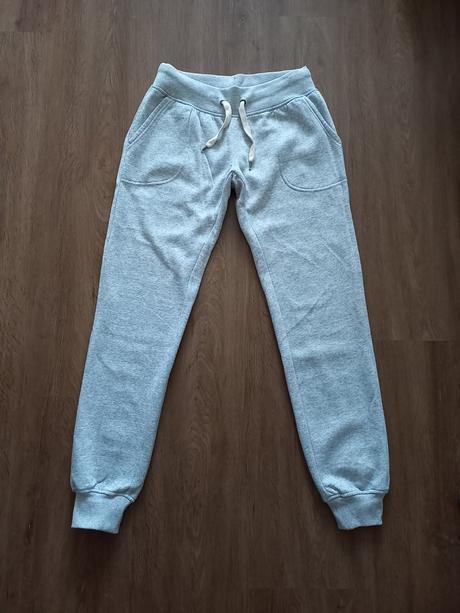 Teplejší šedé tepláky, esmara,36