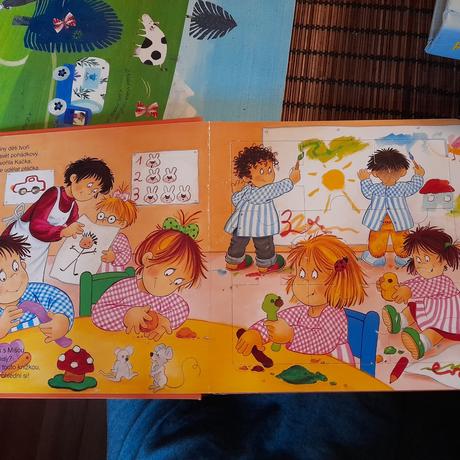 Knížka do školky pro děti s puzzle,