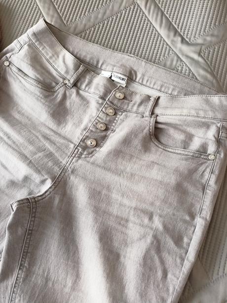 Mix oblečení, 42/44, 44