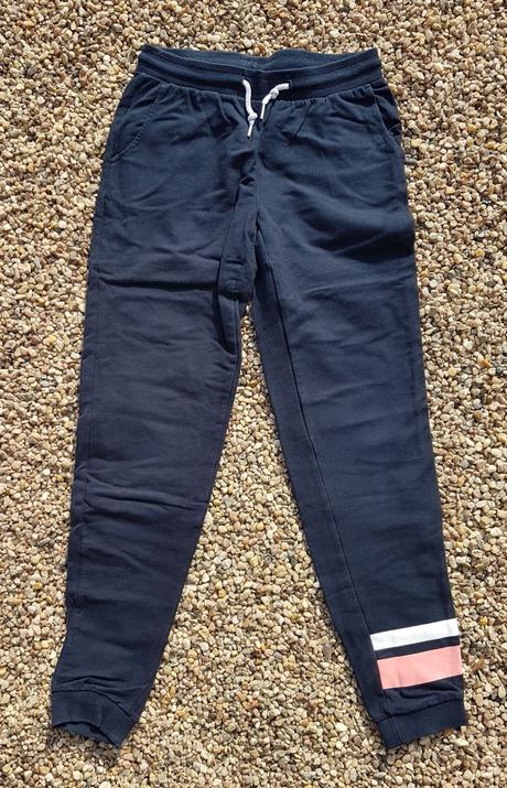 N24	dívčí tepláky vel. 146-152, pepperts,146