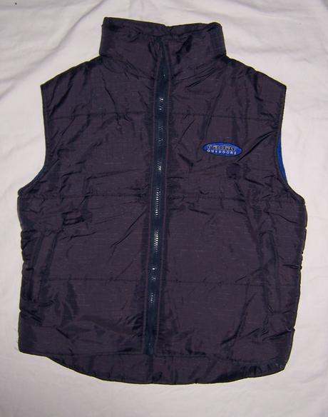 Tmavě-modrá teplá vesta, 134