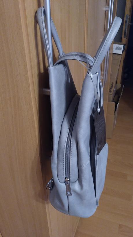 Koženkový batůžek, 