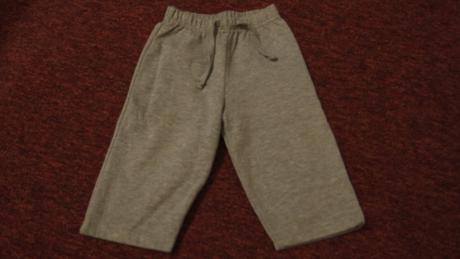 Šedé tepláky , 80