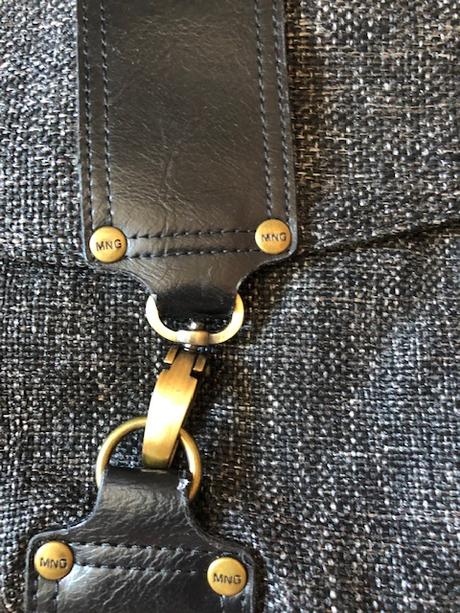 Sedo cerna kabelka s odepinaci penezenkou, mango