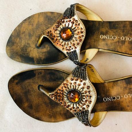 Zlate-bronzove zabky na podpadku 37, 37