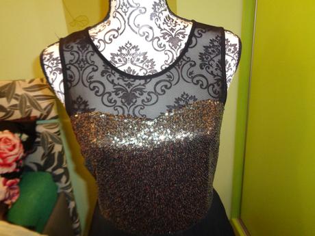 Luxusní černé plisované šaty ax paris, 42