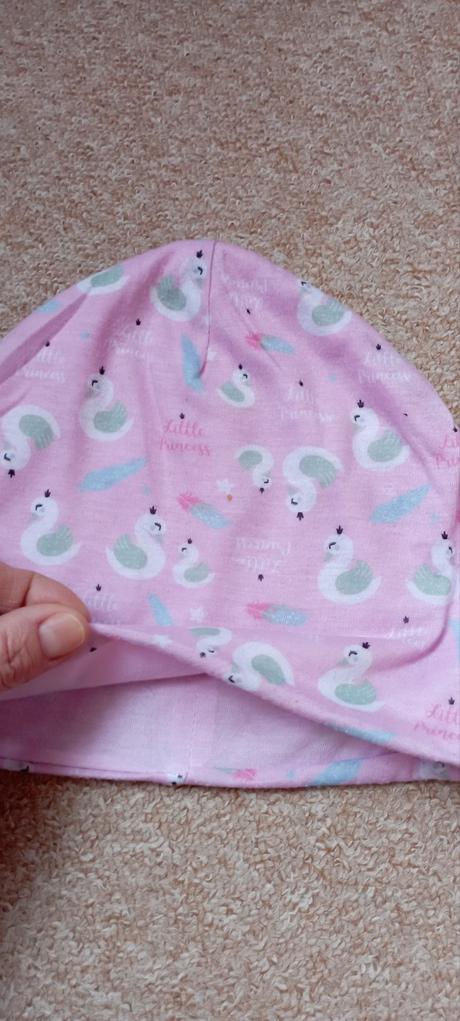 Čepice labuť zn."x-mail" vel."110-128", 