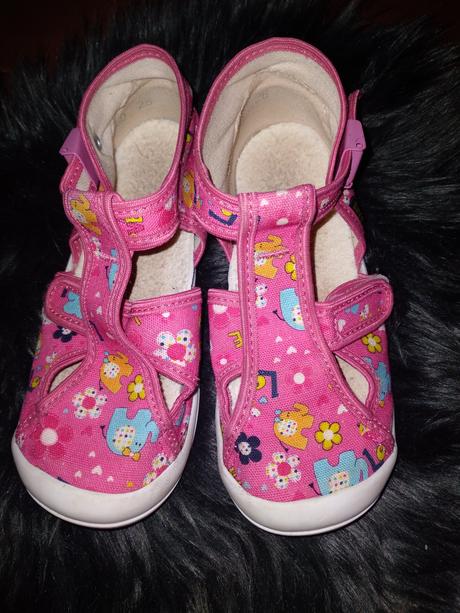 Dívčí papuče sloni vel. 28, vnit.stélka 18.5 cm, fare,28