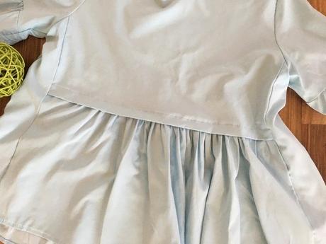 Nová nabíraná modrá halenka, vel s, s