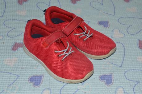 32 červené tenisky, f&f,32