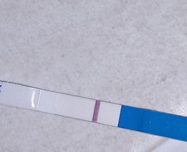 Testy těhotenství ukazují pouze slabý duch. Co to znamená?