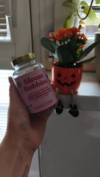Bloom Robbins: vlasová rutina zevnitř i zvenku