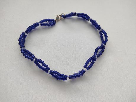 Korálkový náhrdelník,