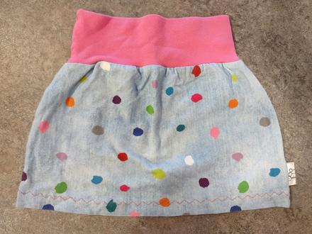 Dívčí sukýnka, 68