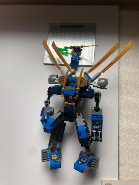 Lego ninjago 70754 elektrorobot,