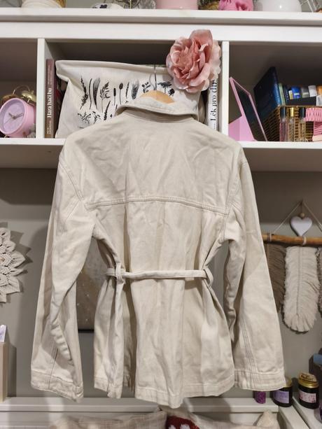 Krémový jarní kabátek s páskem s/m, abercrombie&fitch,s