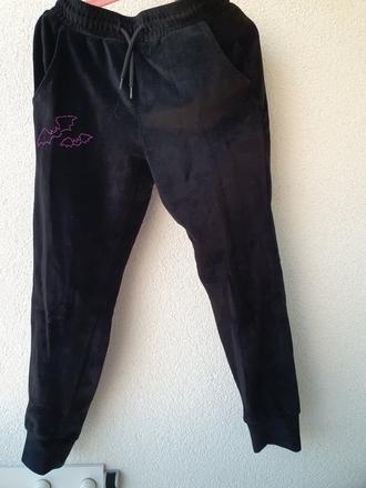 Plyšové tepláky, 134