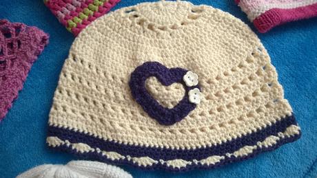 12 x háčkovaná čepička / čepice 50kč/ks, 86