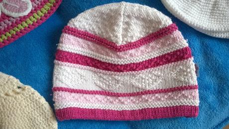 12 x háčkovaná čepička / čepice 50kč/ks, 86