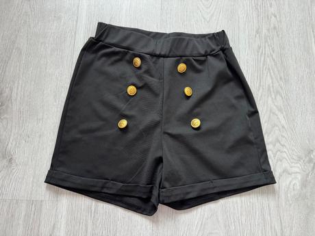 Černé kraťasy vel.s / 36, s