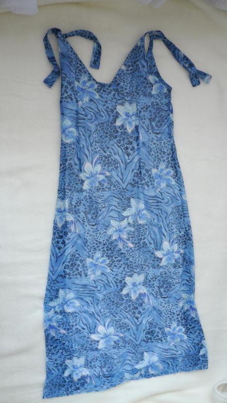 Modre saty s kvety, 40