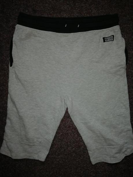 Kraťasy 146/152, 146