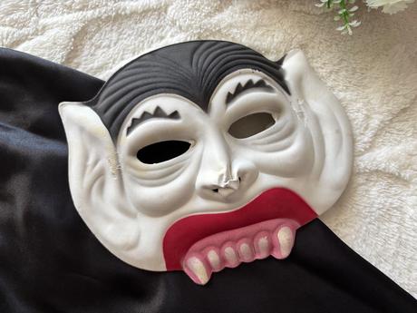 An15/ kostým drákula/ upír - v.5/6 let, 