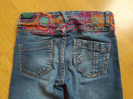 Úžasné rifle desigual 6/7 let, desigual,122