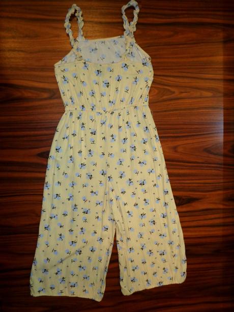 Nádherný žlutý letní overal s modrými květy, new look,146