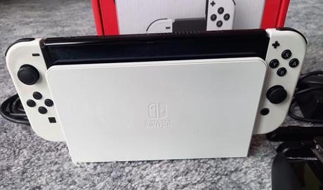 Nintendo switch oled white, 