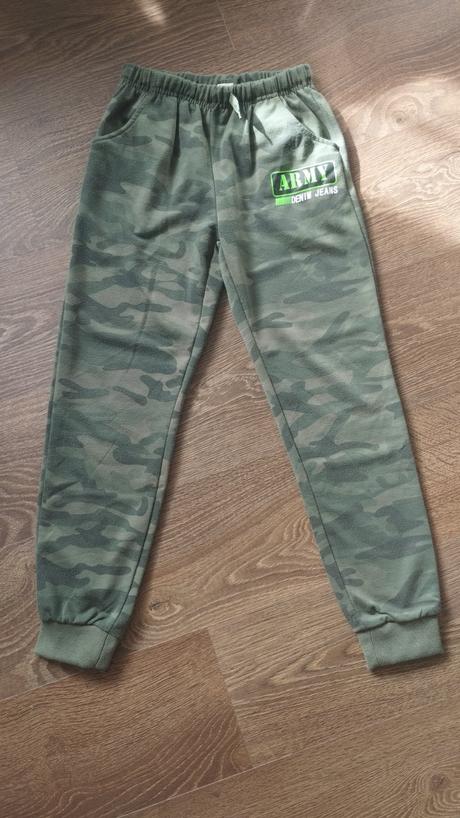 Tepláky vel. 146, 146