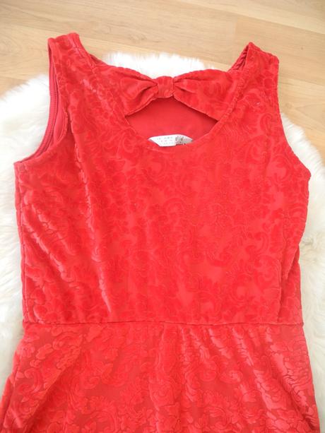 Sametové šaty, lindex,146