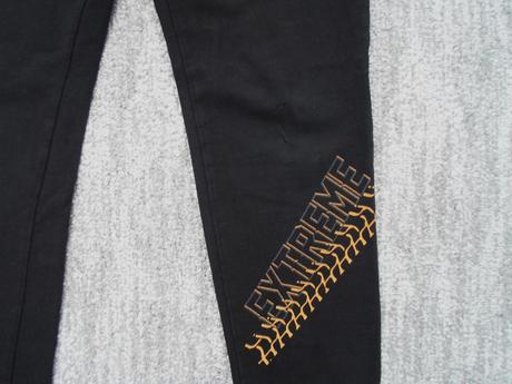 Černé tepláky, 146