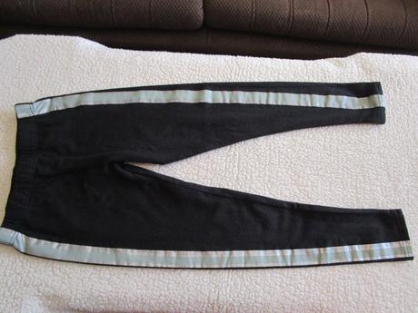 Pěkné černé bavl. teplejší legíny, z takka, takko,146