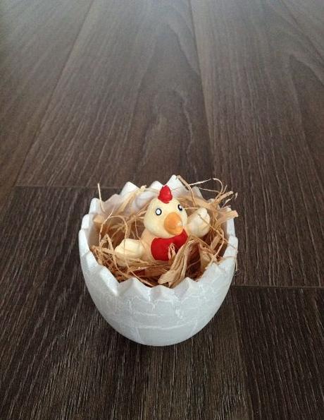 Velikonoční dekorace - slepička ve vajíčku, 