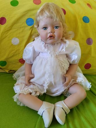 Značené porcelánové miminko, 