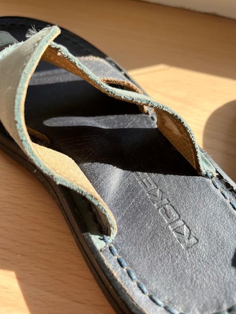 Celokožené pantofle, žabky kickers, kickers,38