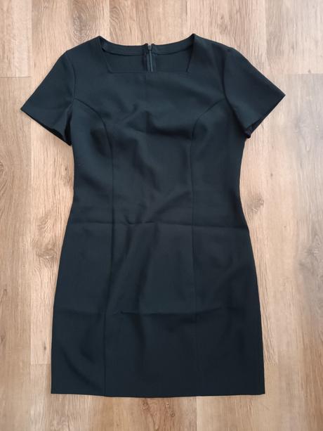 Černé společenské šaty., l