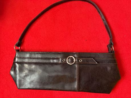 Malá hnědá kabelka z umělé kůže, 