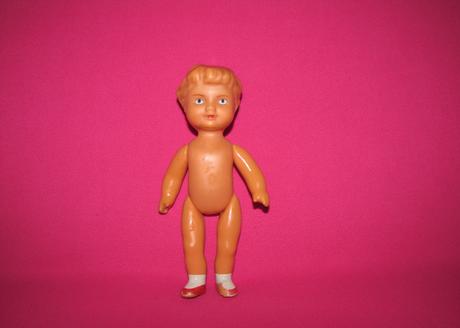 Retro bábika pavlínka, 