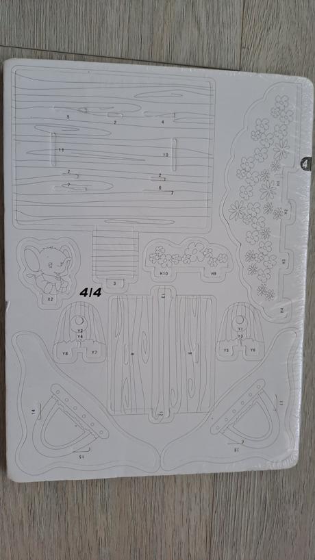 3d puzzle k postavení a domalování,