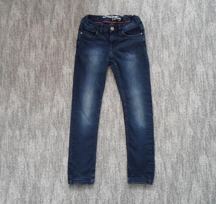 Modré kalhoty rifle džíny, chapter young,152