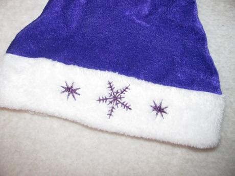 Vánoční fialová čepice s vločkami, 128