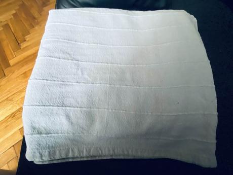 Přehoz přes postel ikea, 