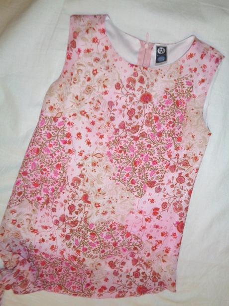 Exkluzivní růžový top s kytičkama, c&a,146