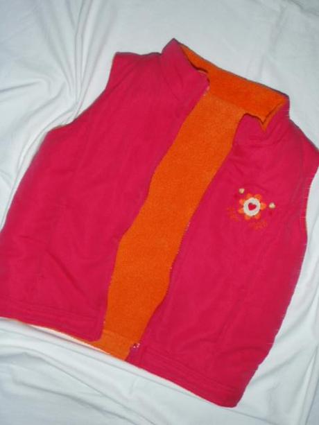 Nepřehlédnutelná oboustranná vesta, mothercare,110