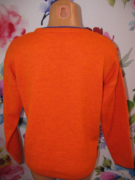 Oranžový svetr s našitými flitry, m&co,152