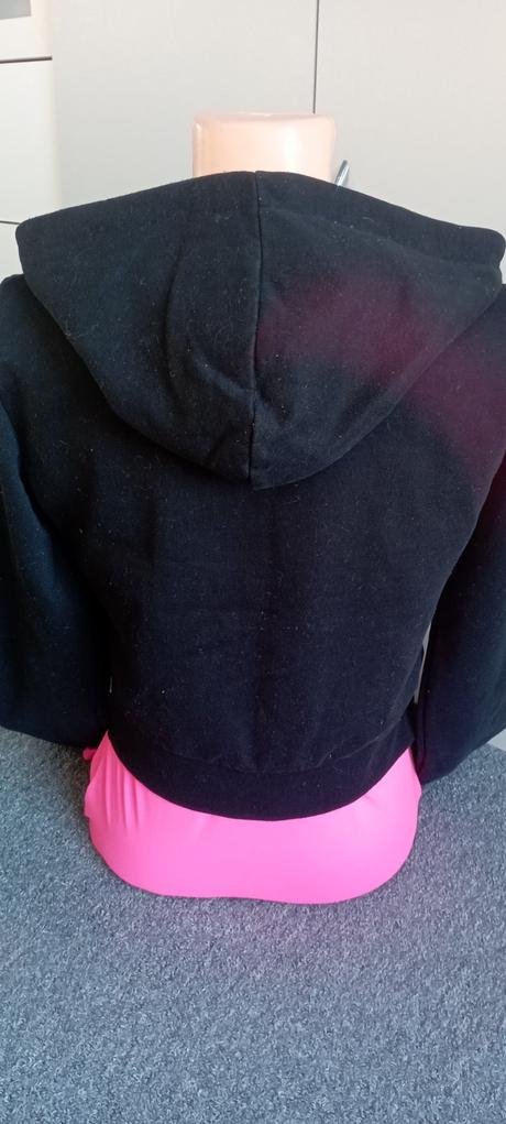 Mikina crop-top zn."fb sister" vel."xs" i větší, xs