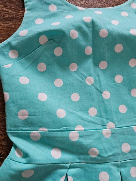 Krásné šaty s puntíky vel. xs, xs